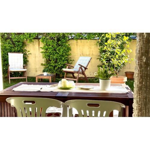 M216 - Marcelli, bilocale con giardino a 200mt dal mare