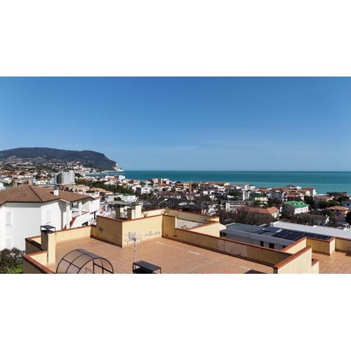 M324 - Marcelli, delizioso trilocale con terrazzo panoramico
