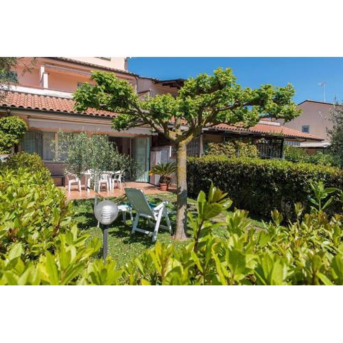 M355 - Marcelli, bilocale con giardino e parcheggio