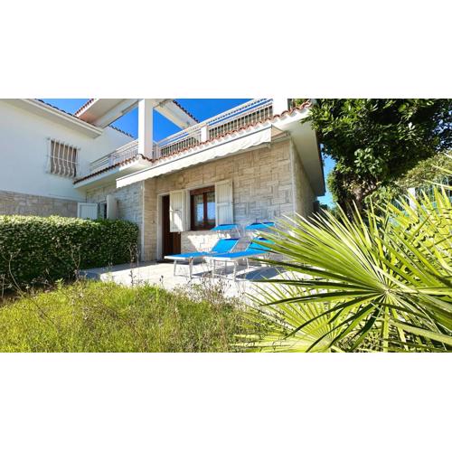 M404 - Marcelli, trilocale con giardino a due passi dal mare