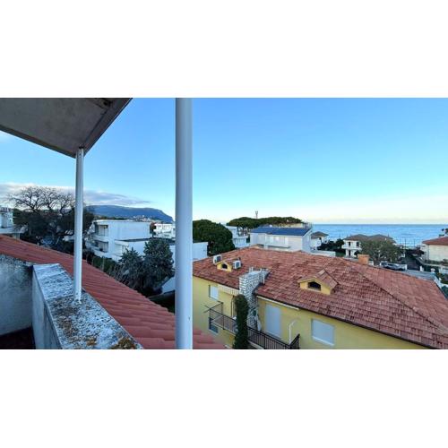 M416 Marcelli, mansarda vista mare a pochi passi dalla spiaggia