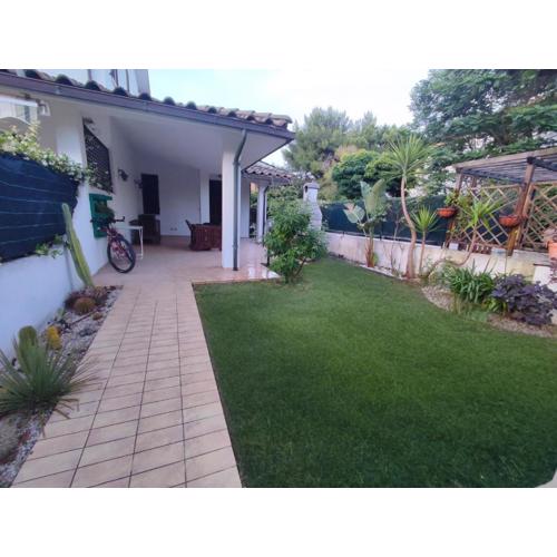 M432 - Marcelli, trilocale con giardino