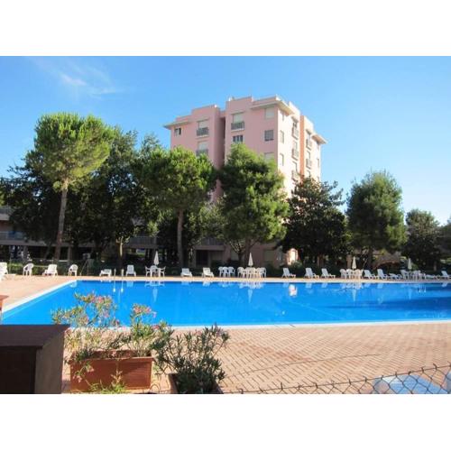 M441 - Marcelli, moderno trilocale in residence con piscina