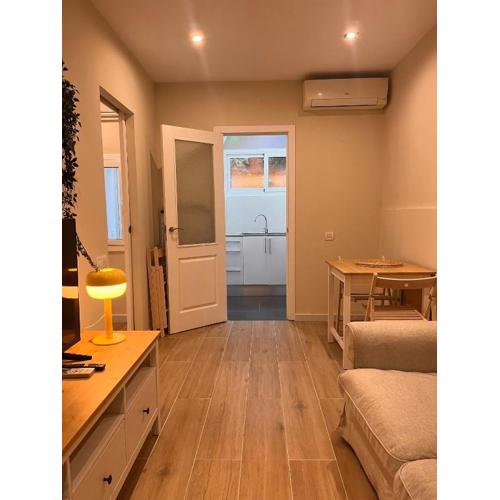 MAB1 - Apartamento a pie de calle con terraza privada
