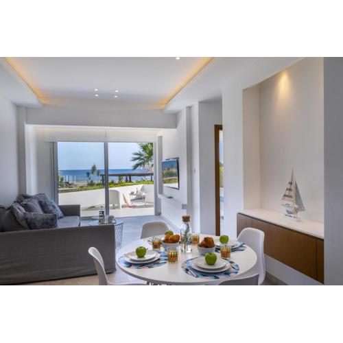 Mackenzie Castella Beachfront Suite