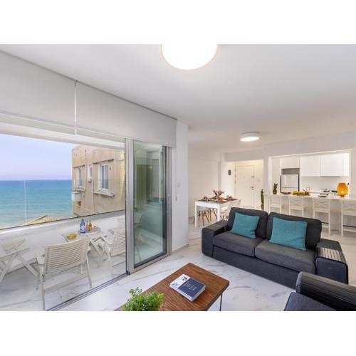 Mackenzie Leo Seafront Suite