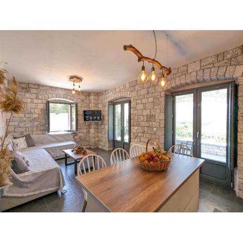 Mad Wall Apartment - Kyziridi House