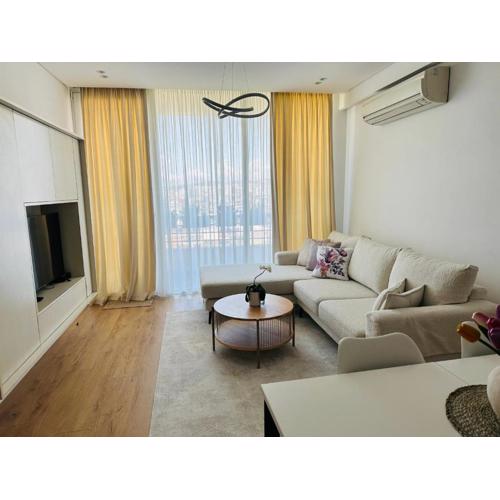 Madalin Seaside Apartment
