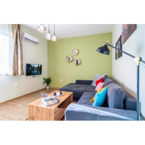 Madrid 2BDR w Free Parking near Metro, Serdika Mall