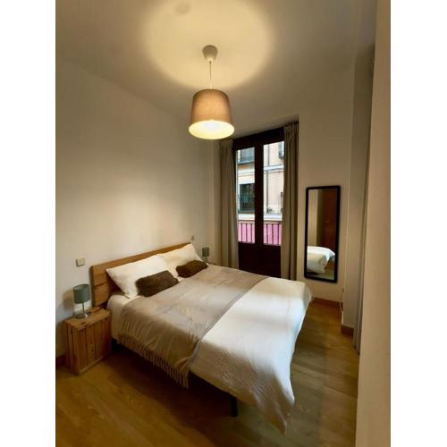 Madrid Room Sol Center