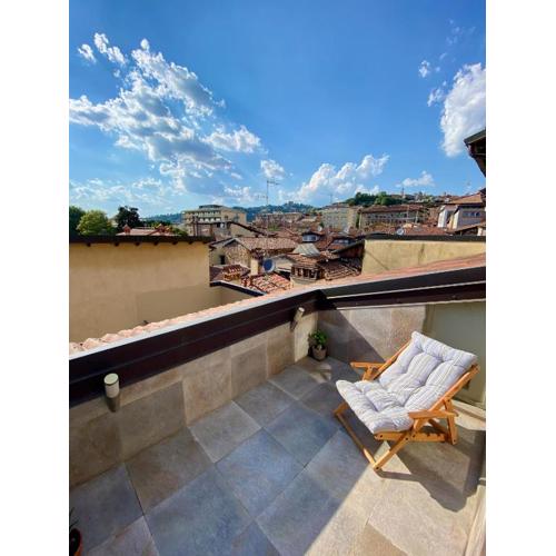 Magic Place Bergamo! Relax Apartment with terrace in the heart of the city