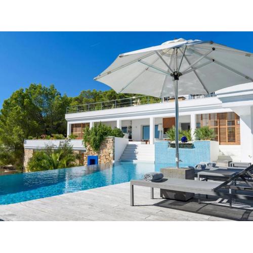 Magnificent holiday home with view