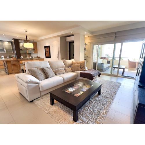 Magnificent One Bedroom Apartment in Marbella Center