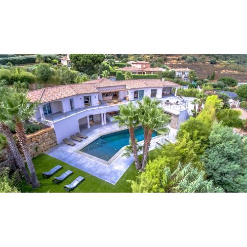 Magnificent villa, heated pool, air cond, sea view