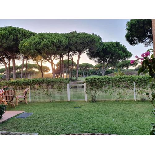 Magnífico Apartamento con jardin y vistas en Novo Sancti Petri