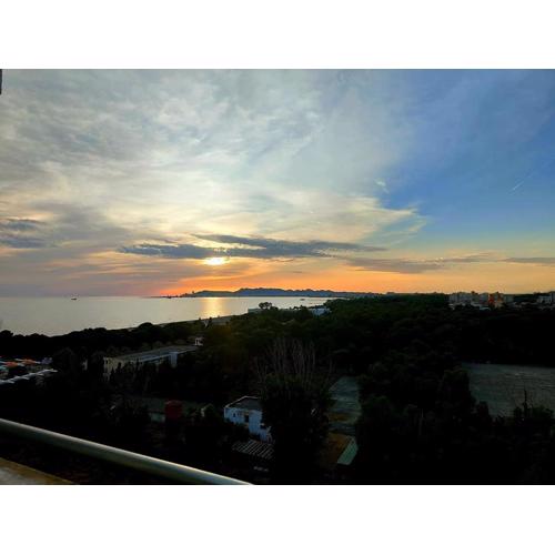 Magnifique Duplex avec Terrasse et Balcon vue mer à 100m de la Plage 3 Chambres