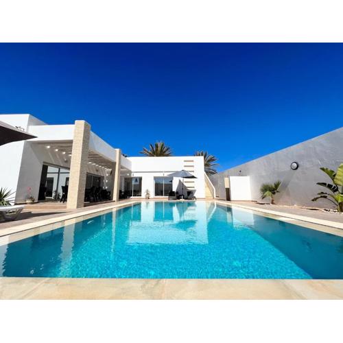 Magnifique Villa moderne piscine SANS VIS À VIS DJERBA Midoun