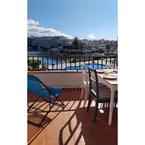 Magnifique vue piscine et canaux - WIFI FIBRE haut débit