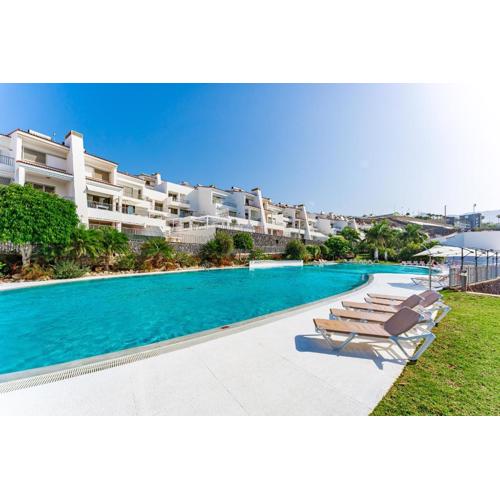 Magnolia Luxury Apartment by AltamarHomes
