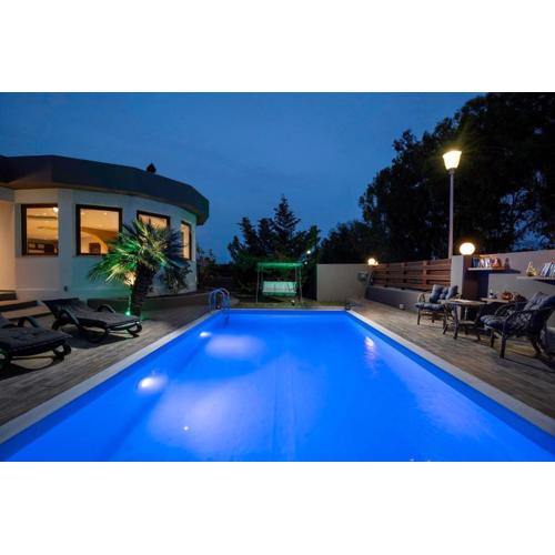 Maia Luxury Pool Villa