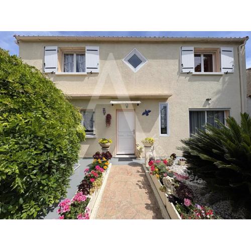 Maison 6 personnes, salon climatise, wifi et stationnement