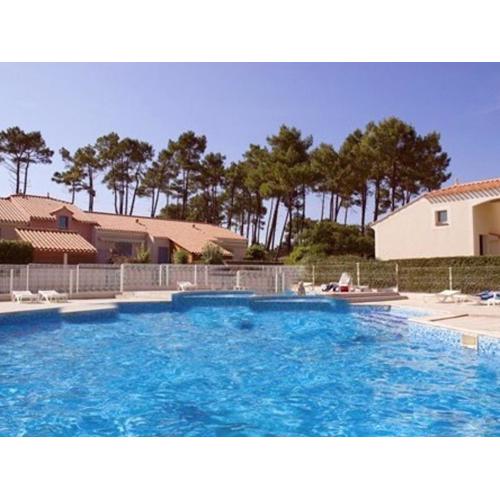 Maison à Saint-Jean-de-Monts avec Piscine Chauffée, proche Plage et Commerces - FR-1-323-377