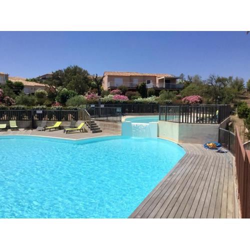 Maison accueillante avec jardin et vue sur montagne à Porto-Vecchio