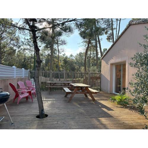 Maison aux portes de la forêt avec piscine privée, Wi-Fi et animaux admis - FR-1-323-558
