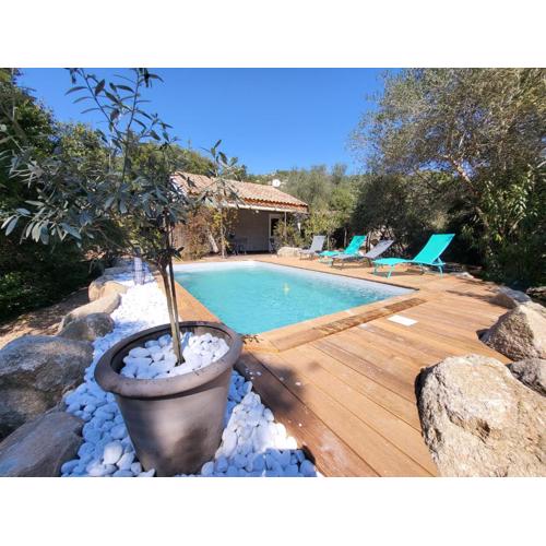 Maison avec piscine chauffée