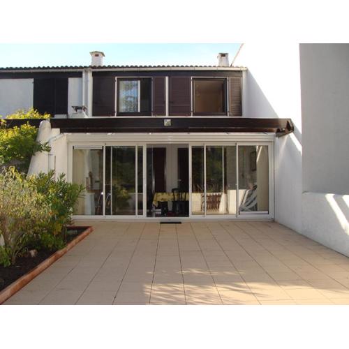 Maison Confortable à 300m de la Plage avec Terrasse et Parking - FR-1-323-432