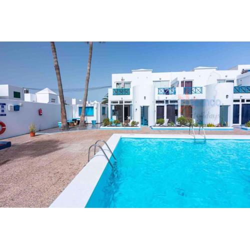 Maison de vacances, Blue lagoon ,climatisé avec piscine, wifi