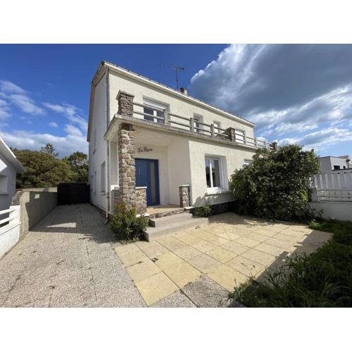 Maison rénovée 5 pièces, jardin clos, à 2 pas de l\