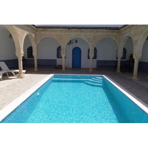Maison typiques (houche) avec piscine
