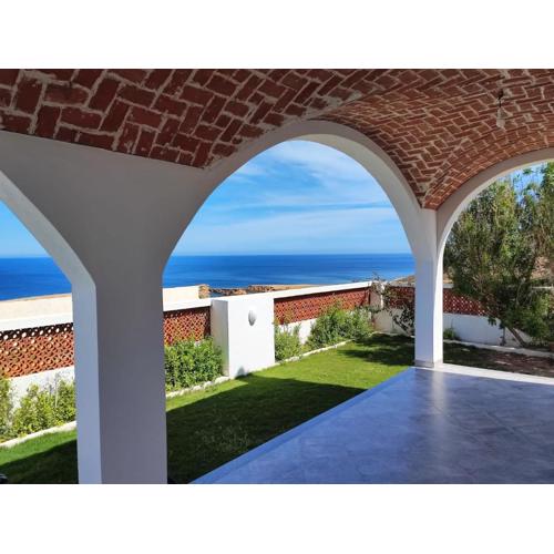 Maison vue mer, île de Zembra et montagne en Tunisie - Elhaouaria