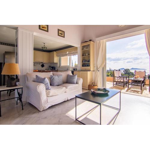 Maison with apartments near to the beach