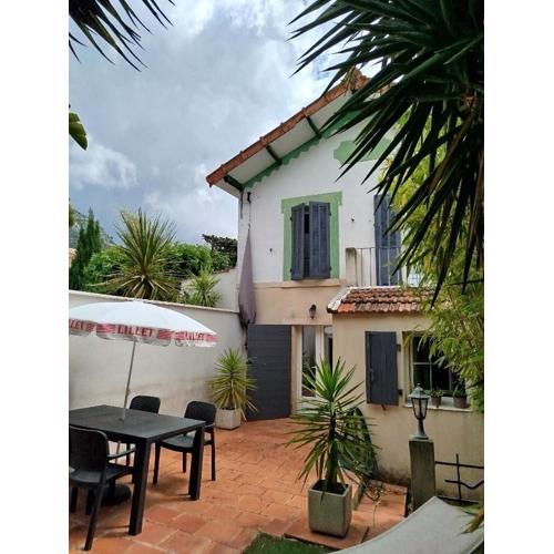 Maisonette avec jardinet sur le bas du Faron