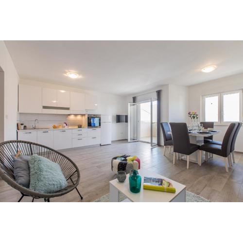 Maiv Residence - Family & Seaside Suites