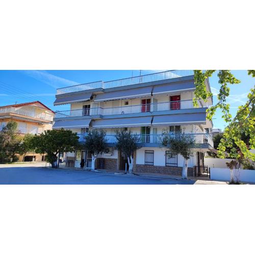 Makis Apartments Flogita
