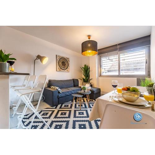 Malaga Boutique Stay - Carlos Haya Area with Parking