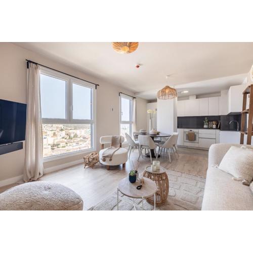 Malaga Skyline 5 Pool & Parking Free
