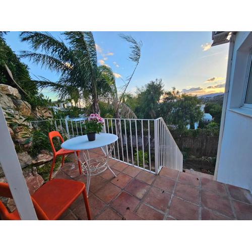 Malaga Sunshine Rentals - Studio Buenavista - 5 Minute Drive to the BEACH - Stunning Sunset