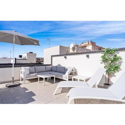 Malaga Unique top floor in Historic Center by Costarentals - MAL04