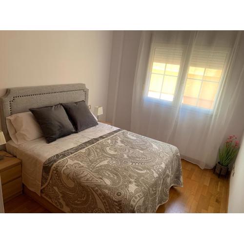 Malagueta, free parking, center & beach