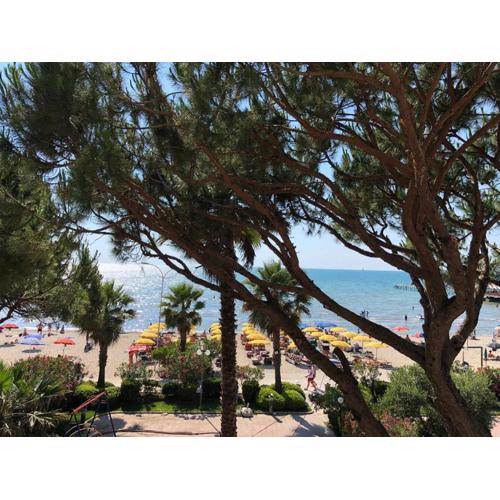 Mali i Robit Beachfront Apartment