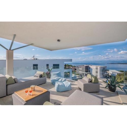 Malipe Penthouse with Sea View