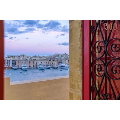 Maltese Maisonette in Historic Isla with Sea Views by 360 Estates