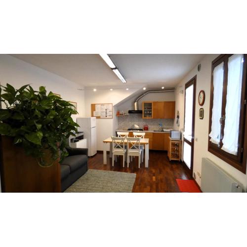 Mamma Mia on ground floor with private parking TV-VENICE
