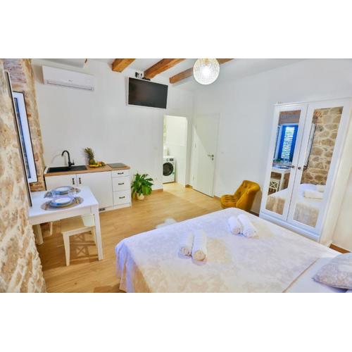MANA Apartment Split Centre