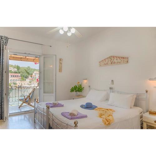 MANESSIS Apartments Kassiopi Bay Corfu