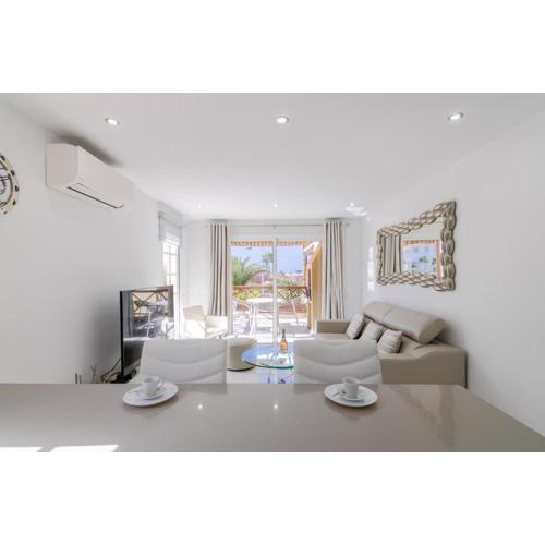 Mango La Caleta Hideaway